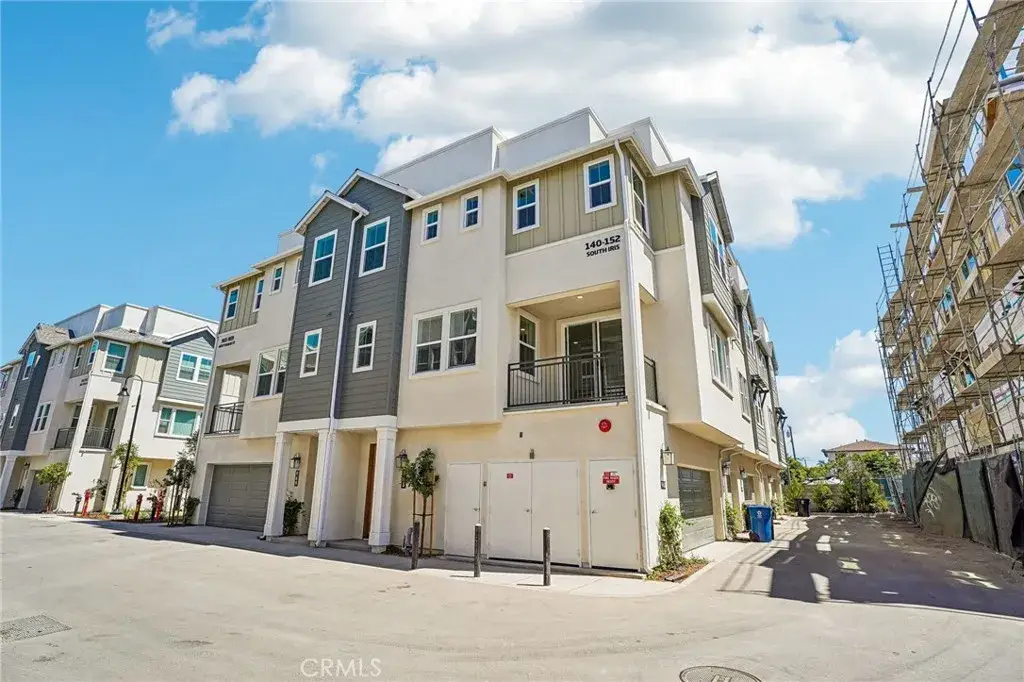 965 W Dhalia Street, Compton, CA 90220 - #1