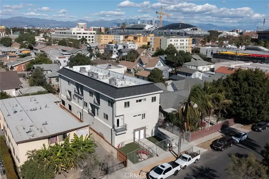 1041 W Leighton Avenue, Los Angeles, CA 90037 - #2
