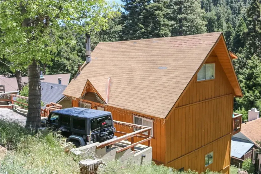 807 Virginia Ct, Lake Arrowhead, CA 92352 - #3