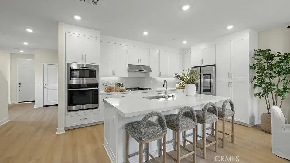 2038 Pyrenes Place, Santa Paula, CA 93060 - #1