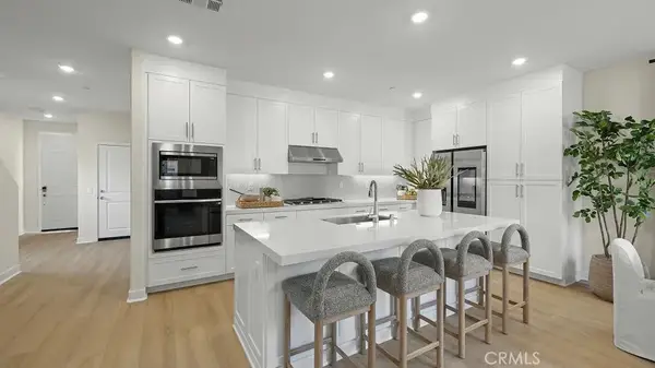 2038 Pyrenes Place, Santa Paula, CA 93060