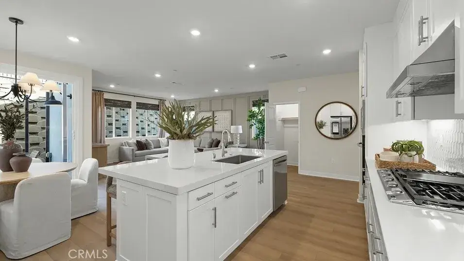 1990 Pyrenes Place, Santa Paula, CA 93060 - #1