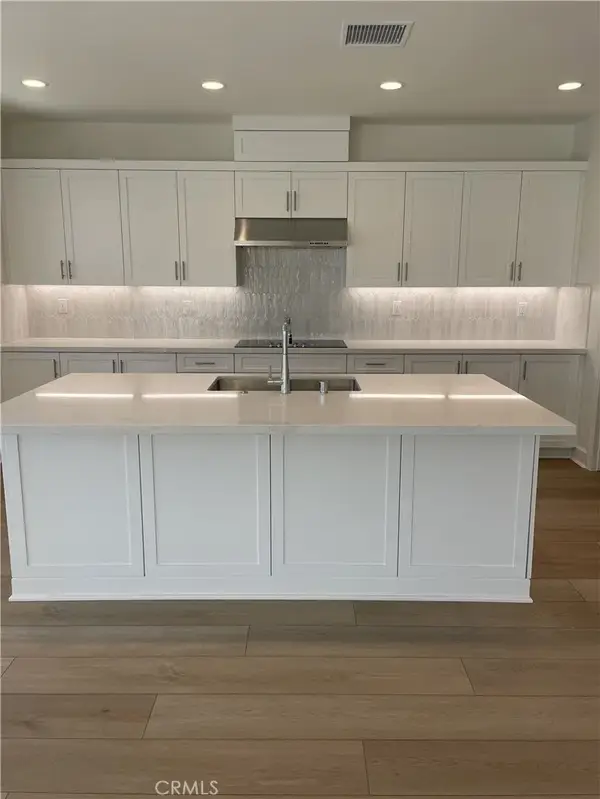 527 San Lorenzo Road, Ventura, CA 93004
