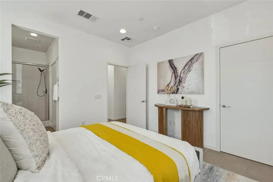 5627 W Observation Lane, Los Angeles, CA 90028 - #2