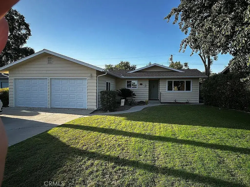 1046 W Princeton Avenue, Visalia, CA 93277 - #1