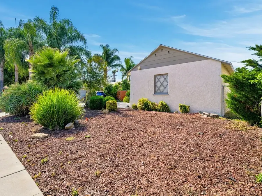 20457 Schoolcraft Street, Winnetka, CA 91306 - #2