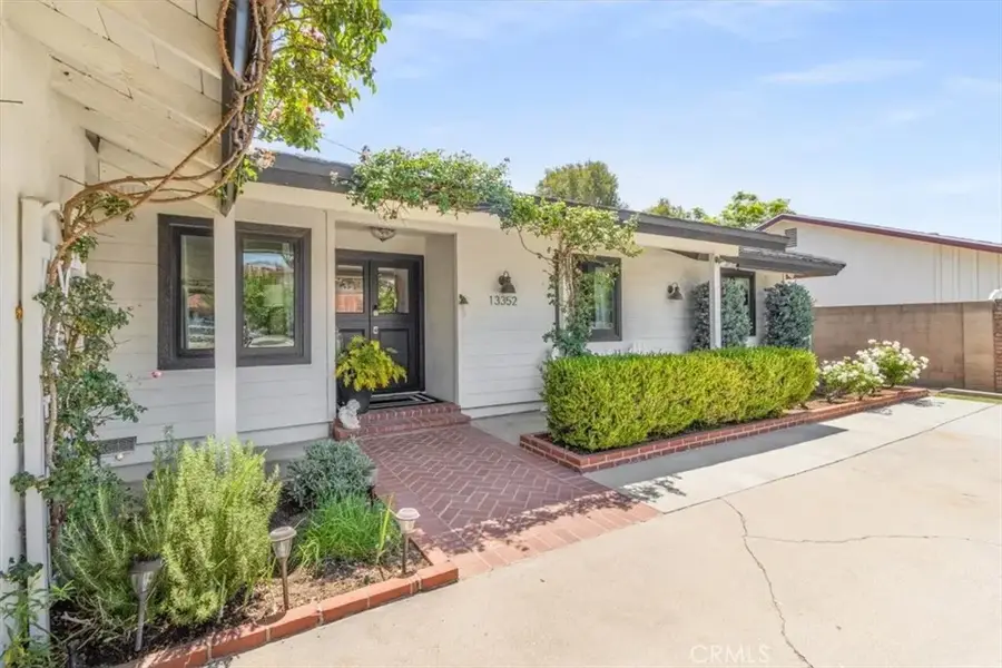 13352 Fairmont Way, North Tustin, CA 92705 - #2