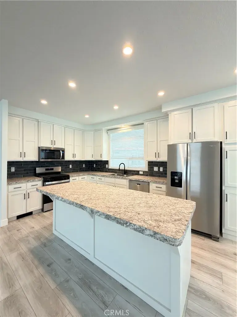 200 W. San Bernardino #75, Rialto, CA 92376 - #2