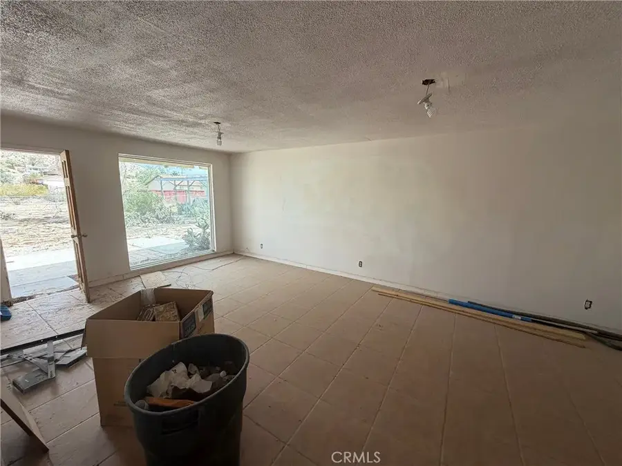 6587 Rose Ellen Avenue, Twentynine Palms, CA 92277 - #3
