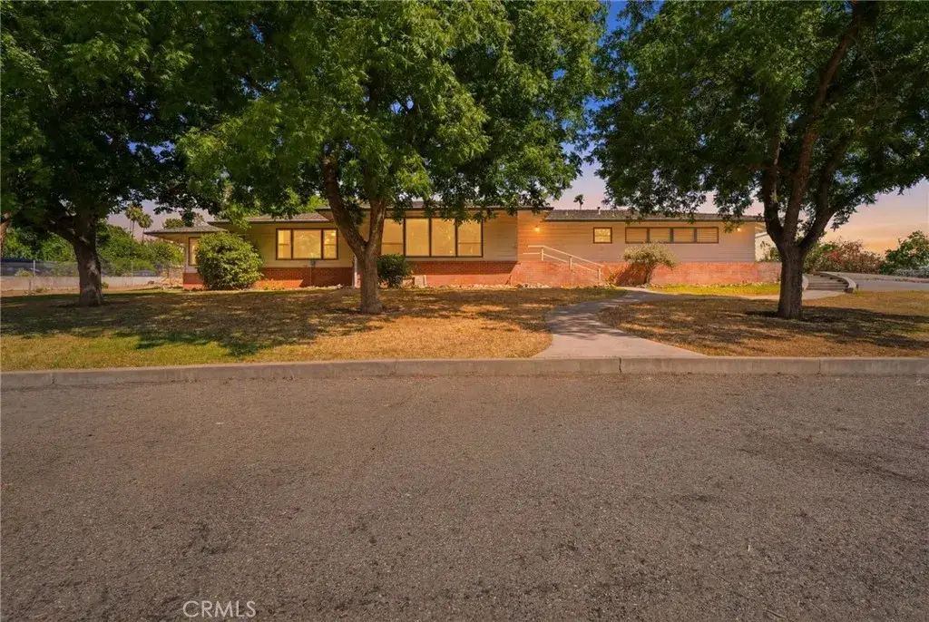 84 S Park St, Porterville, CA 93257 - #1