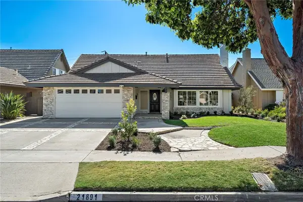 21891 Starfire Lane, Huntington Beach, CA 92646