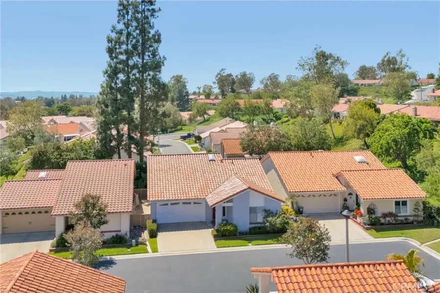 28013 Espinoza, Mission Viejo, CA 92692 - #3