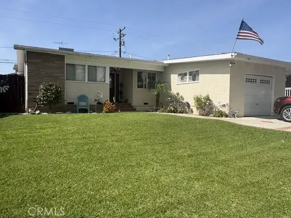 2455 Nipomo, Long Beach, CA 90815