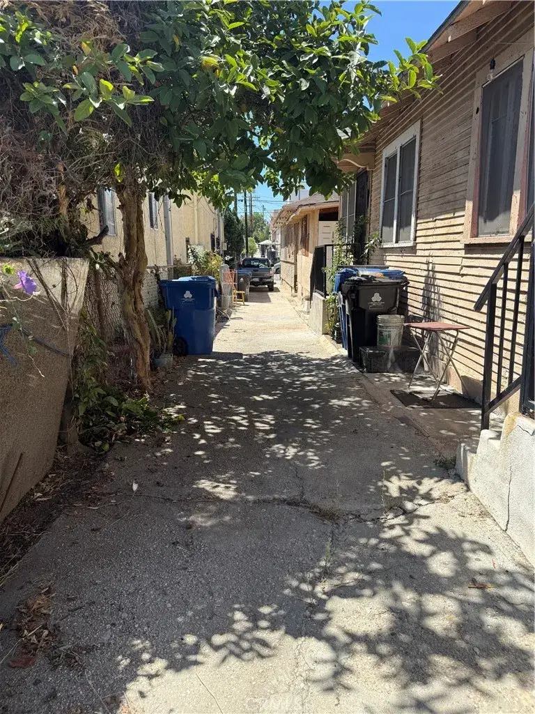 400 N St Louis, Los Angeles, CA 90033 - #3