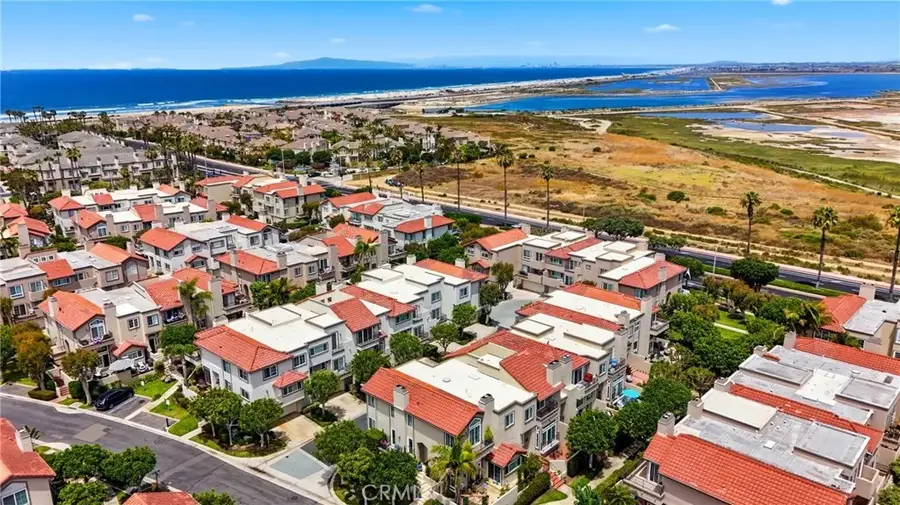 19239 Meadowood Cir, Huntington Beach, CA 92648 - #2