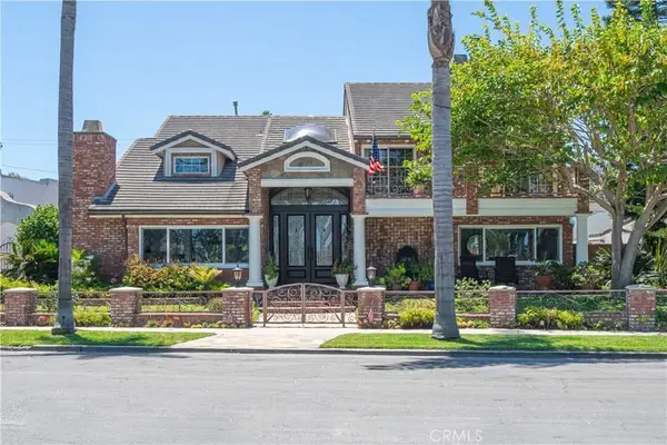 920 11th, Huntington Beach, CA 92648