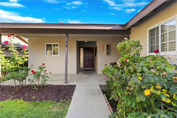 521 S Lyon #49, Santa Ana, CA 92701