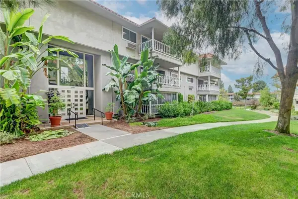 2399 Via Mariposa W Unit 1-f West, Laguna Woods, CA 92637