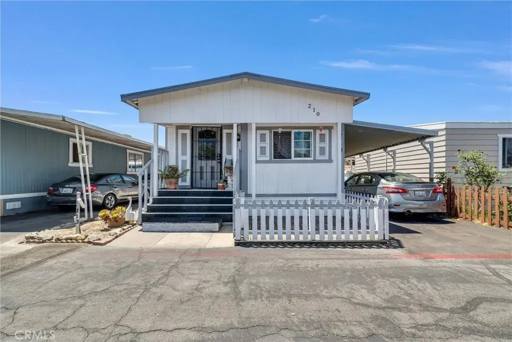 210 Dresden Ave North, Santa Ana, CA 92703 - #1