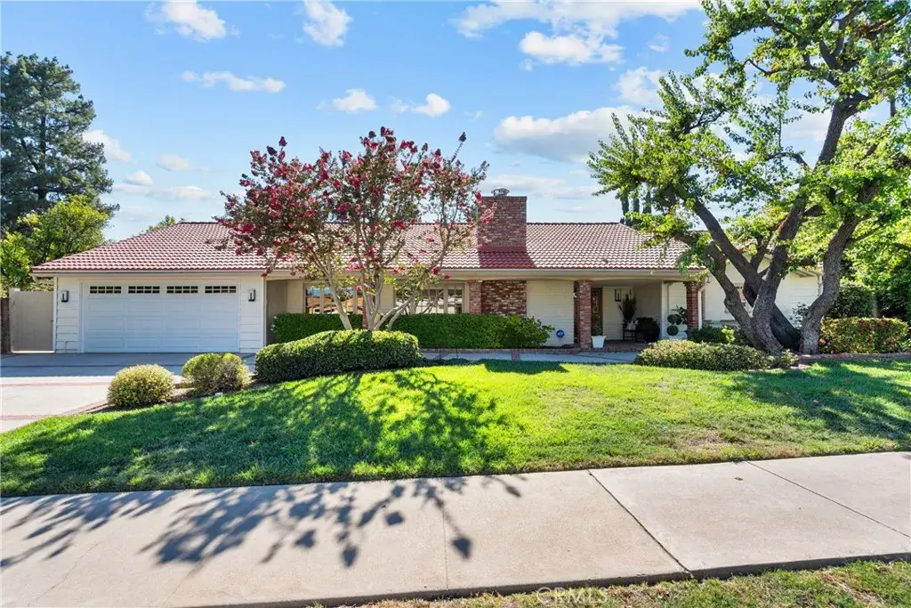 10411 Oso Avenue, Chatsworth, CA 91311 - #1