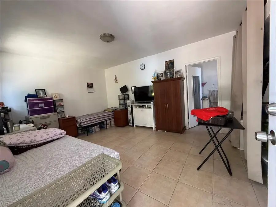 4728 W Henderson Pl, Santa Ana, CA 92704 - #3