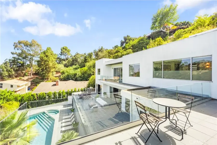 12148 Travis, Los Angeles, CA 90049 - #3
