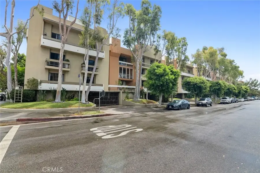 750 N Kings Road #111, West Hollywood, CA 90069 - #2