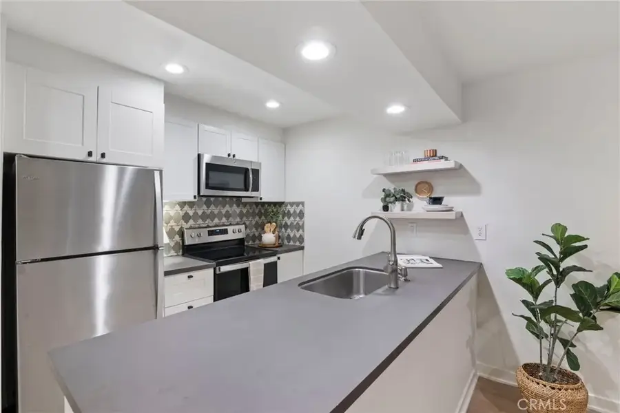 750 N Kings Road #111, West Hollywood, CA 90069 - #3