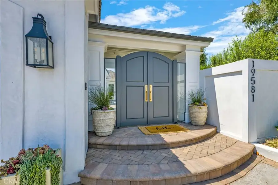 19581 Summer Breeze, Huntington Beach, CA 92648 - #3