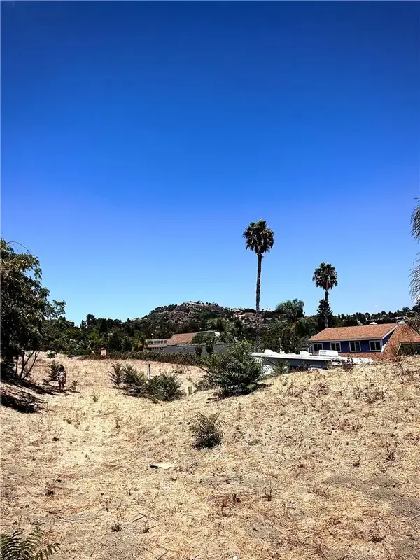 19382 Lemon, Santa Ana, CA 92705