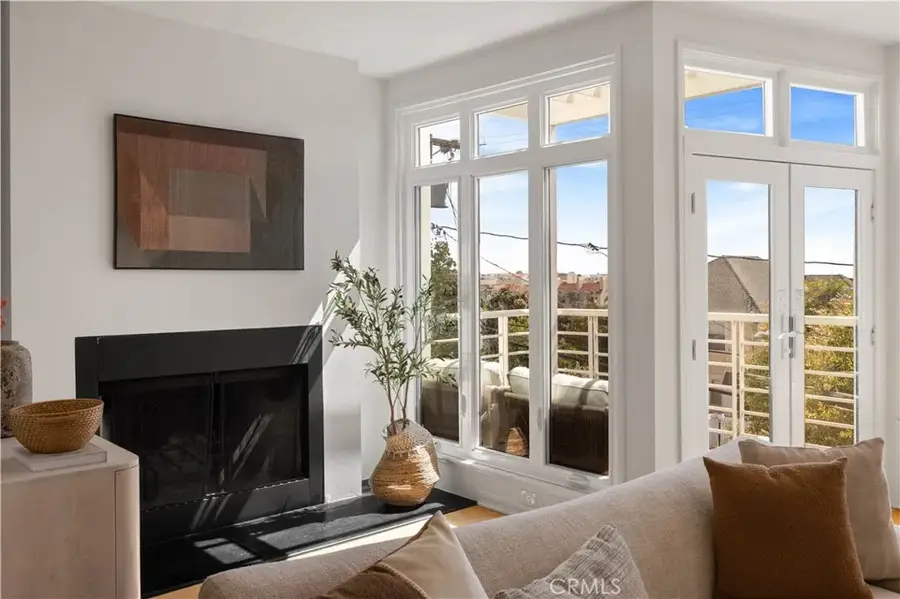 3019 3rd Street #202, Santa Monica, CA 90405 - #2
