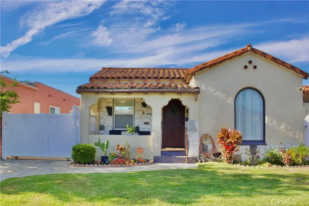 819 W 102nd St, Los Angeles, CA 90044 - #1