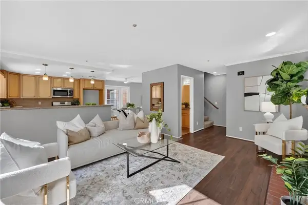 323 Genoa St #A, Monrovia, CA 91016