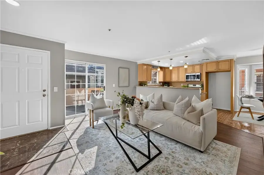 323 Genoa St #A, Monrovia, CA 91016 - #2