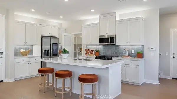 2207 Aneto Way, Santa Paula, CA 93060