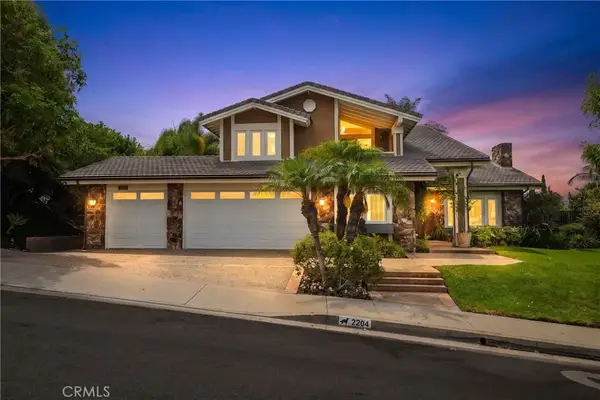 2204 E Vista Mesa Way, Orange, CA 92867