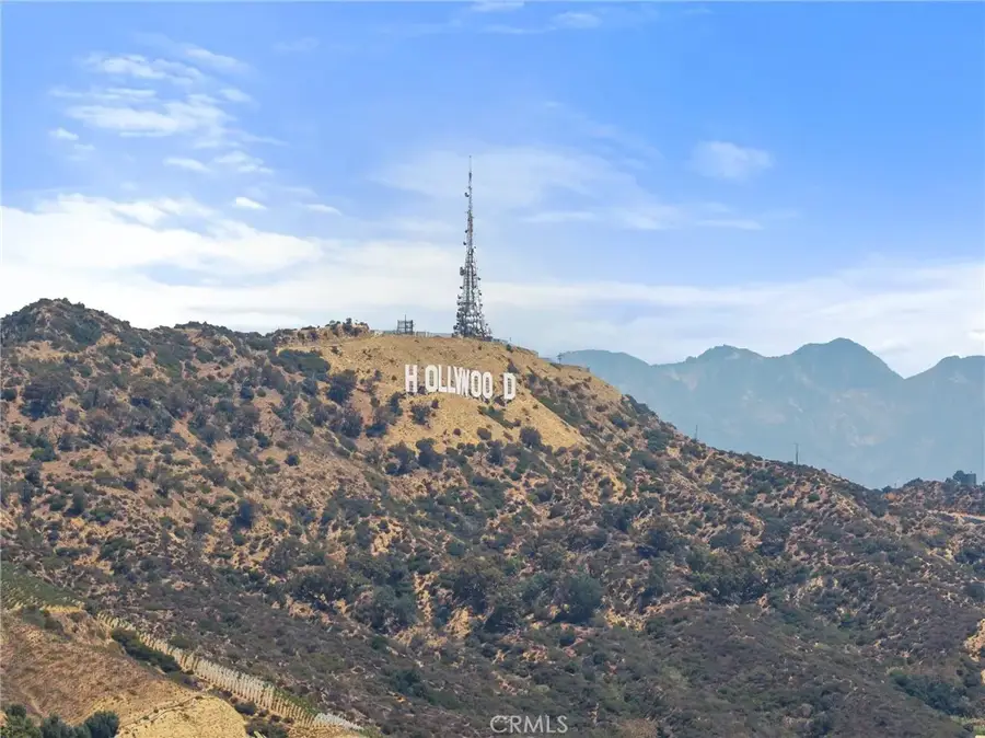 2927 Park Center, Los Angeles, CA 90068 - #2