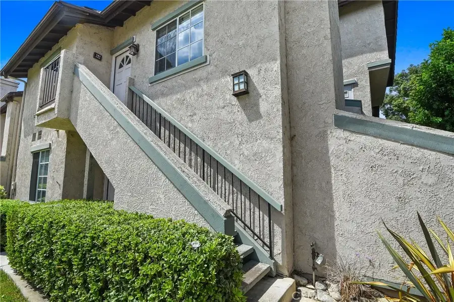 141 Oxford, Irvine, CA 92612 - #3