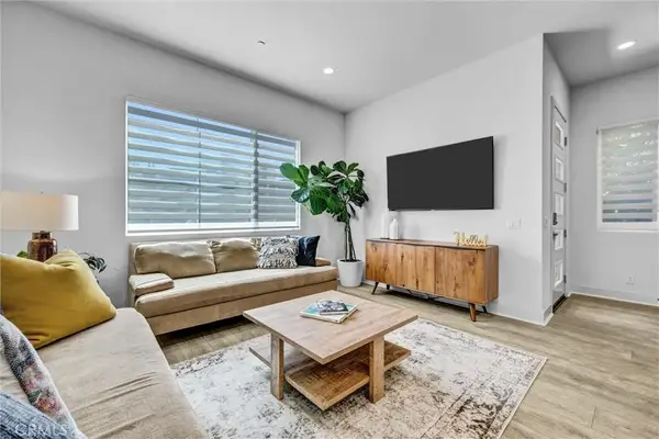 327 Novel, Irvine, CA 92618