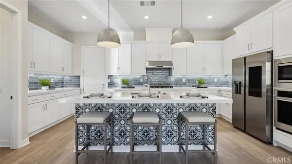 25560 Camino Canoa, Valencia, CA 91354