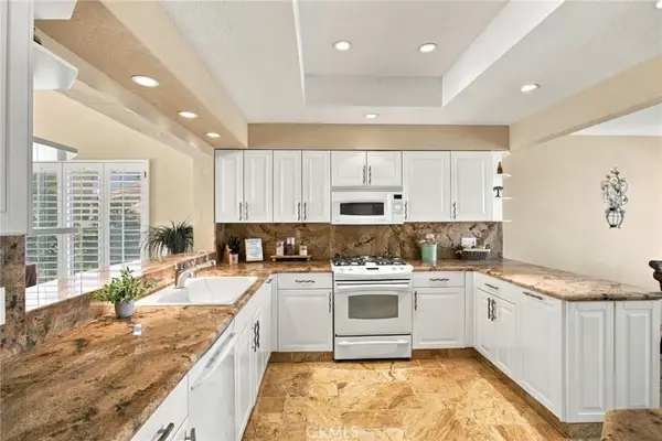 684 Vista Lago Circle North, Palm Desert, CA 92211