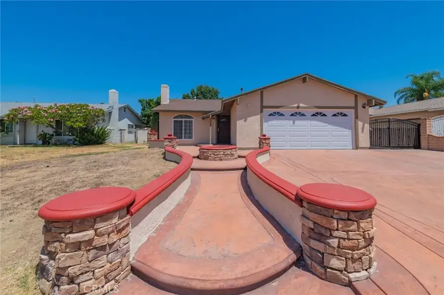 545 E Spruce St, Ontario, CA 91761 - #2