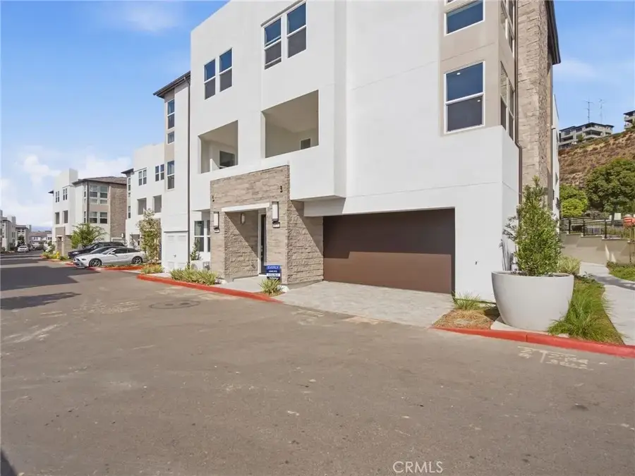 2750 Everly Drive, San Diego, CA 92108 - #3