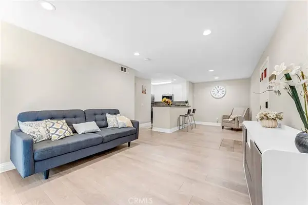 2550 San Gabriel #105, Corona, CA 92882