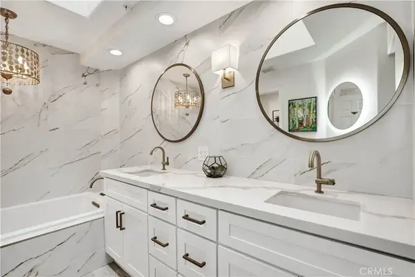 2253 Martin #420, Irvine, CA 92612