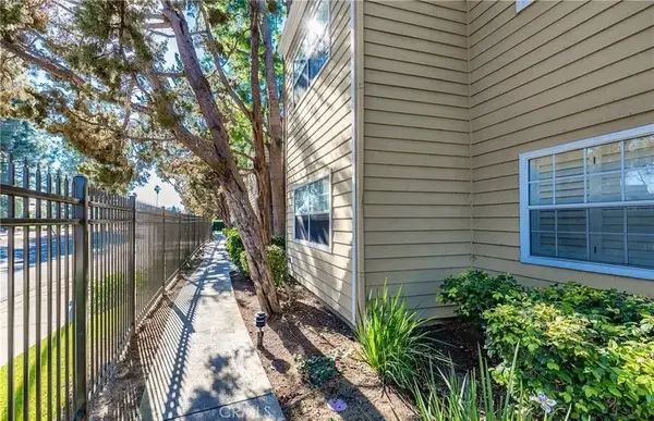 3750 S Bear Unit F, Santa Ana, CA 92704