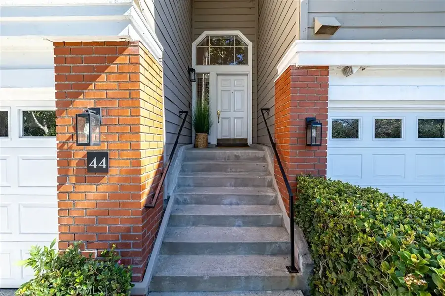 20950 Oxnard Street #44, Woodland Hills, CA 91367 - #2