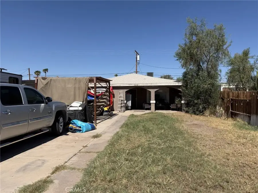 334 E Orange Ave, El Centro, CA 92243 - #3