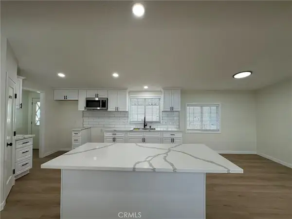 201 E Arrow Hwy #35, Glendora, CA 91740