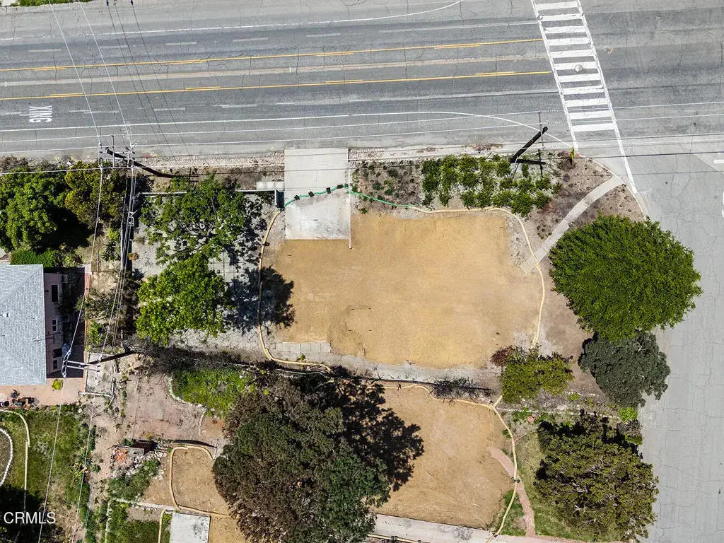 900 E Mount Curve Ave, Altadena, CA 91001 - Image #1